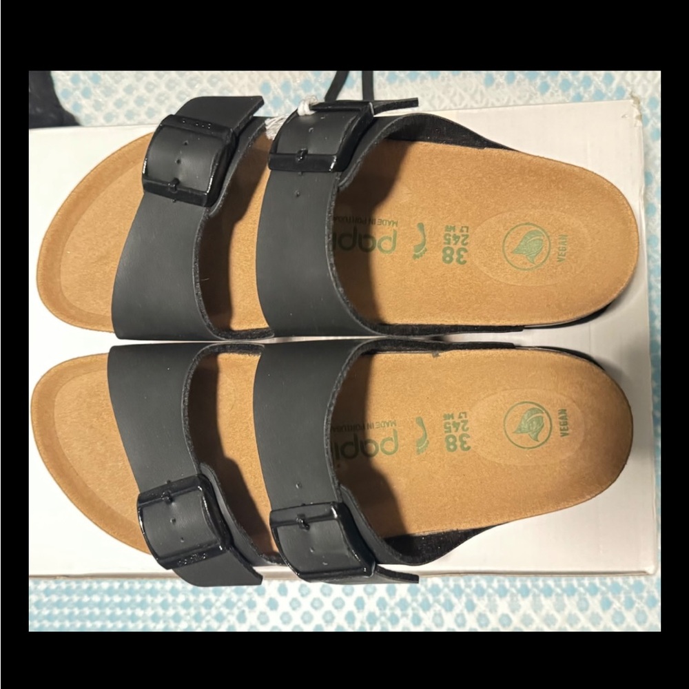 🛑 SOLD 🛑 BIRKENSTOCK
BLACK ARIZONA PAP FLEX PLATFORM
SIZE 38 - Picture 3 of 8